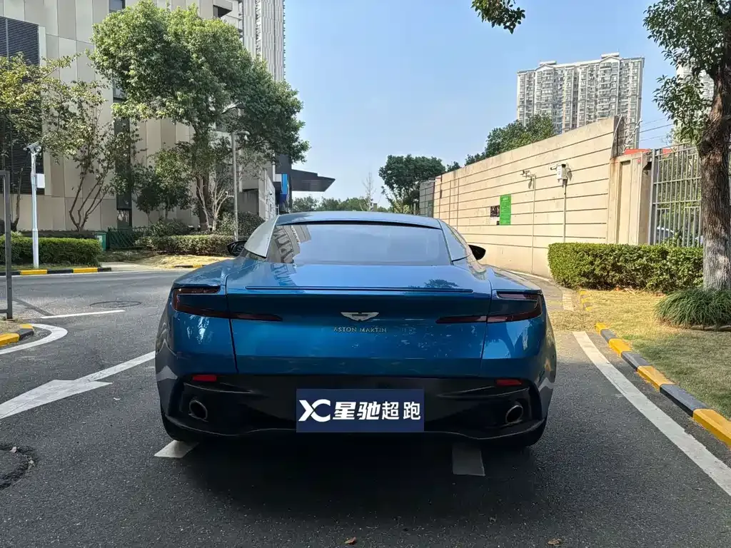 Aston Martin DB11 2021 из CN, фото 7
