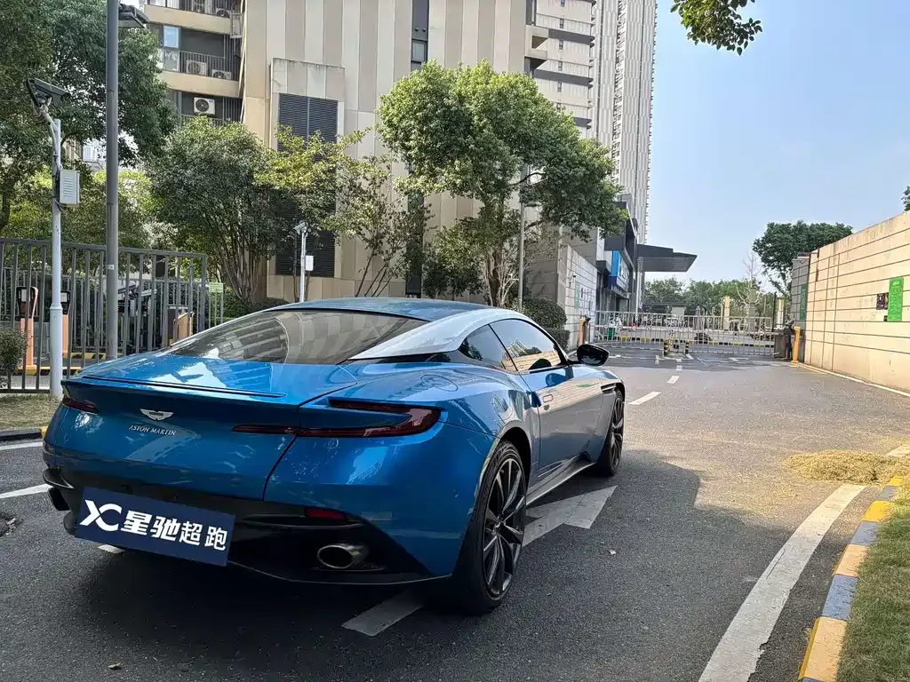 Aston Martin DB11 2021 из CN, фото 6