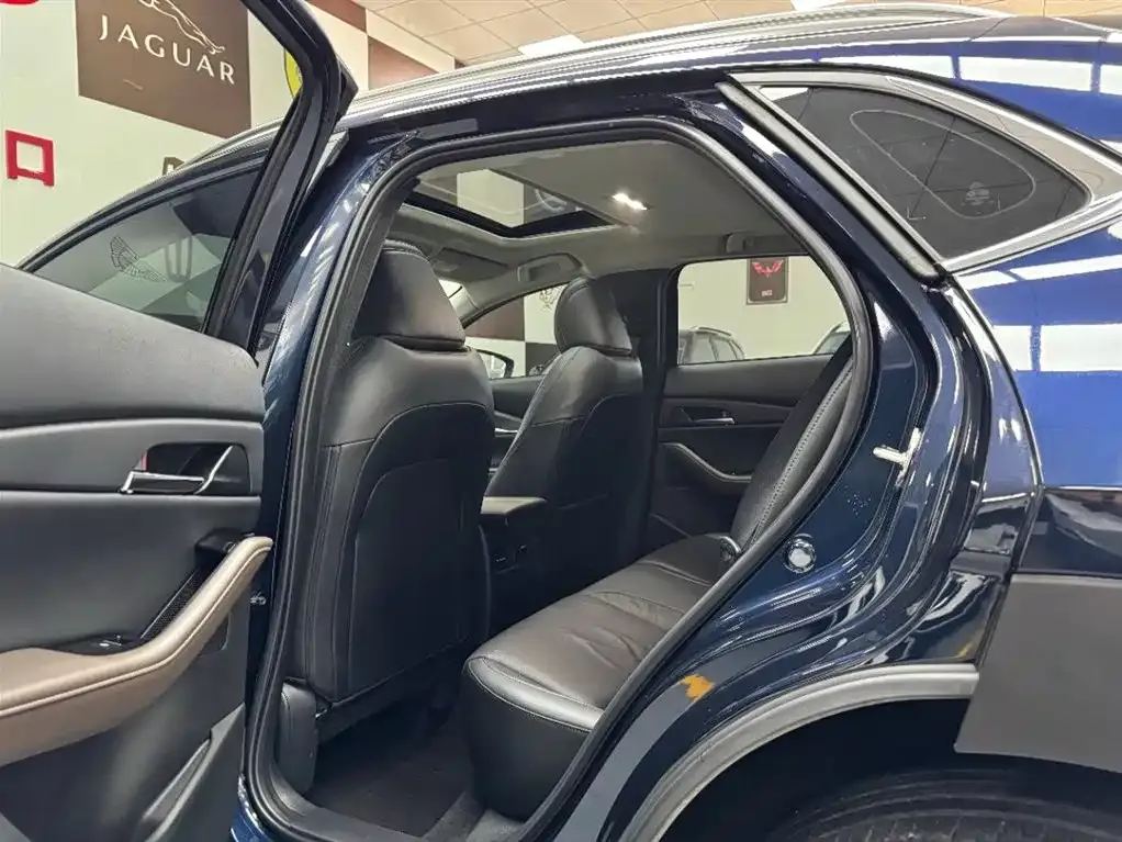 Mazda CX-30 2022 из CN, фото 5