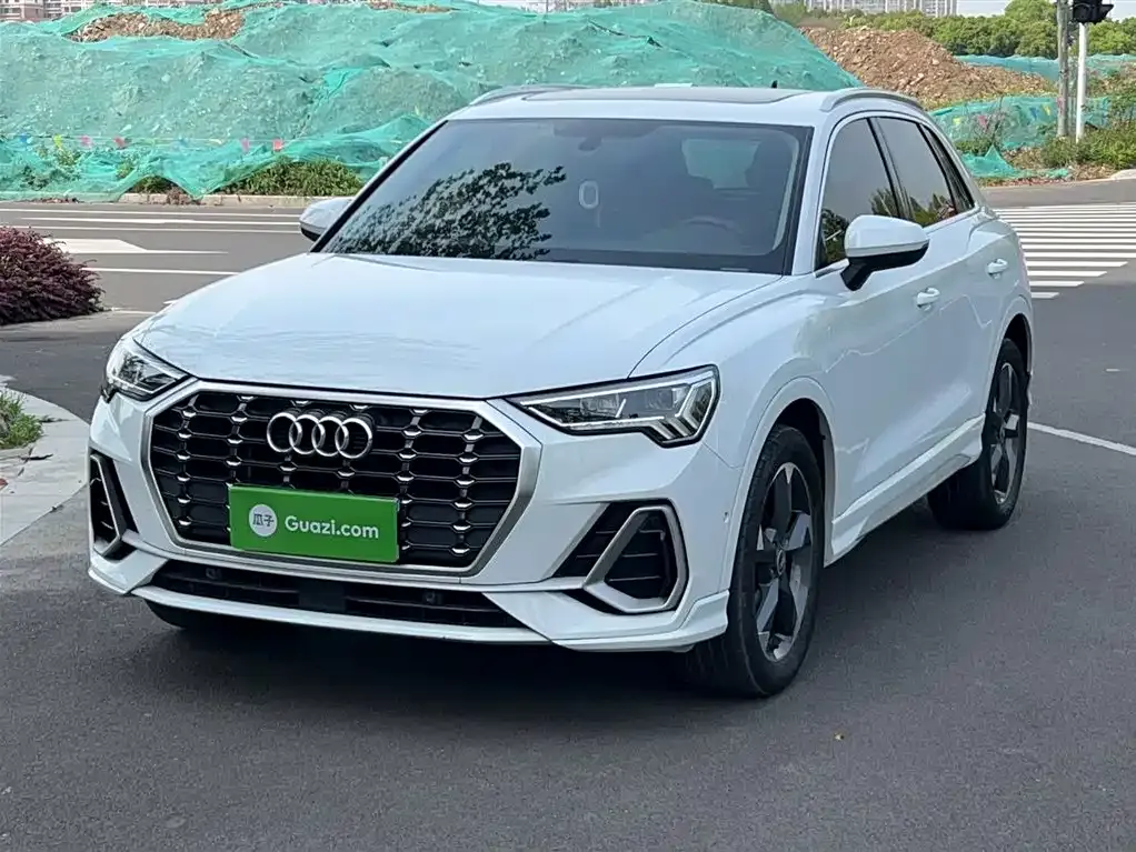 Audi Q3 — фото 1