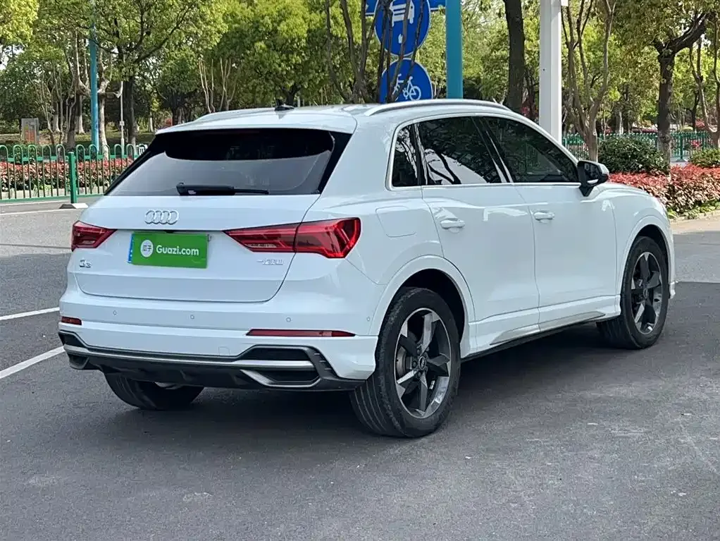 Audi Q3 — фото 10