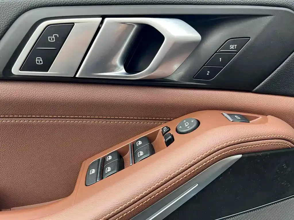 BMW X5 (Import) — фото 8