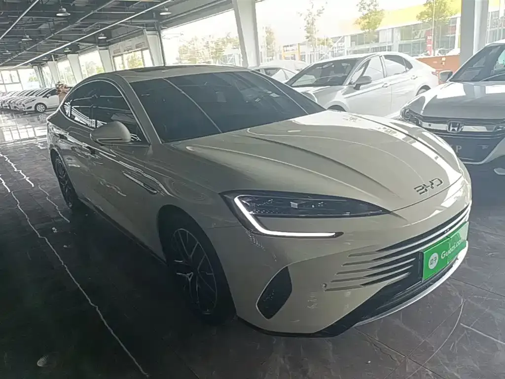 BYD Seal — фото 2