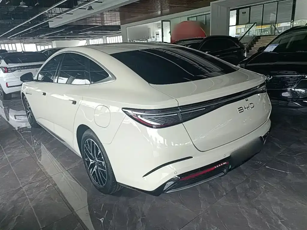 BYD Seal — фото 7