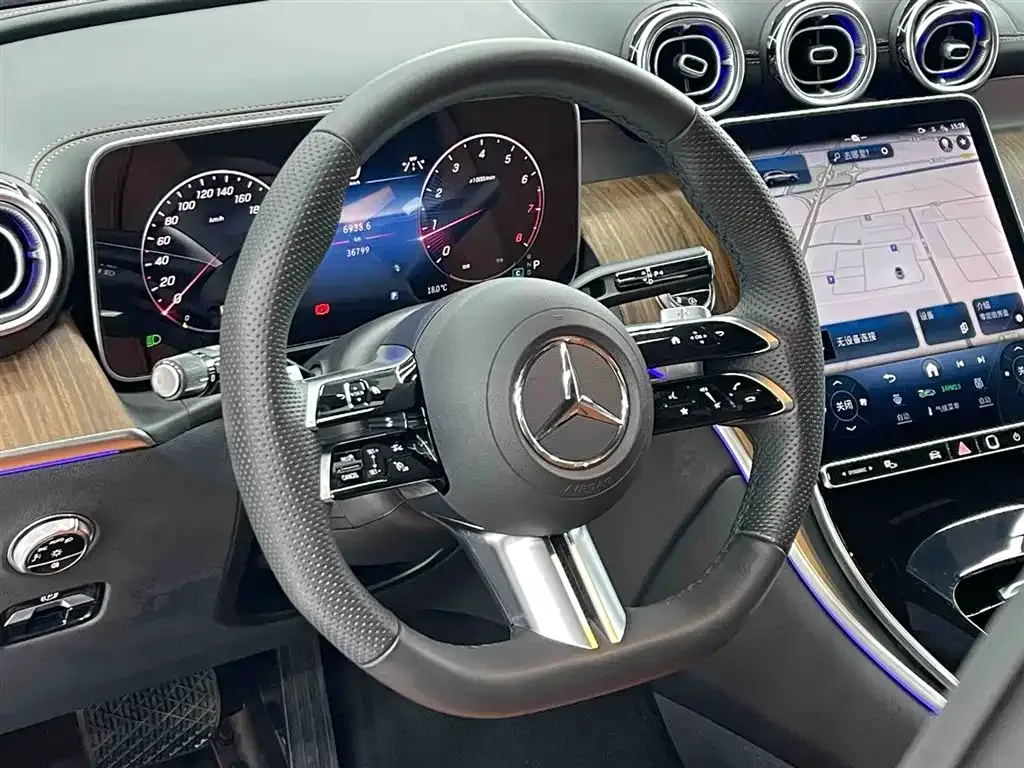 Mercedes-Benz GLC — фото 10