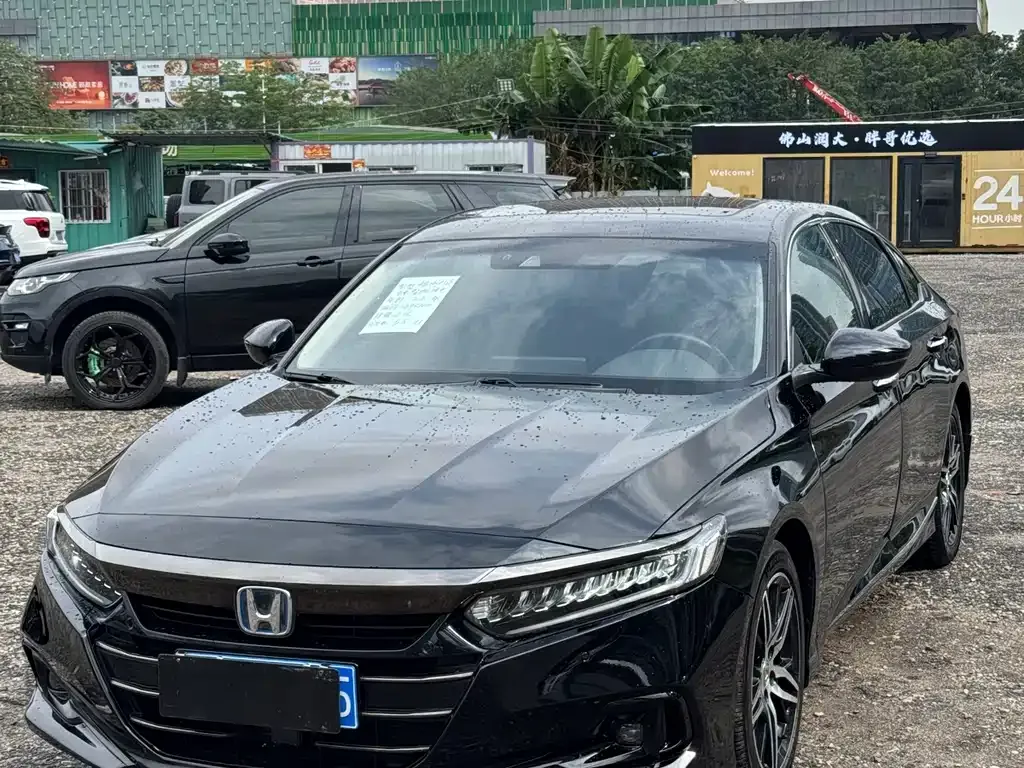 Honda Accord — фото 1