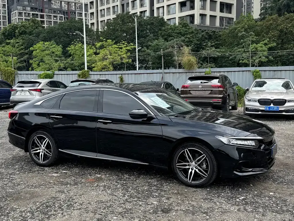 Honda Accord — фото 10