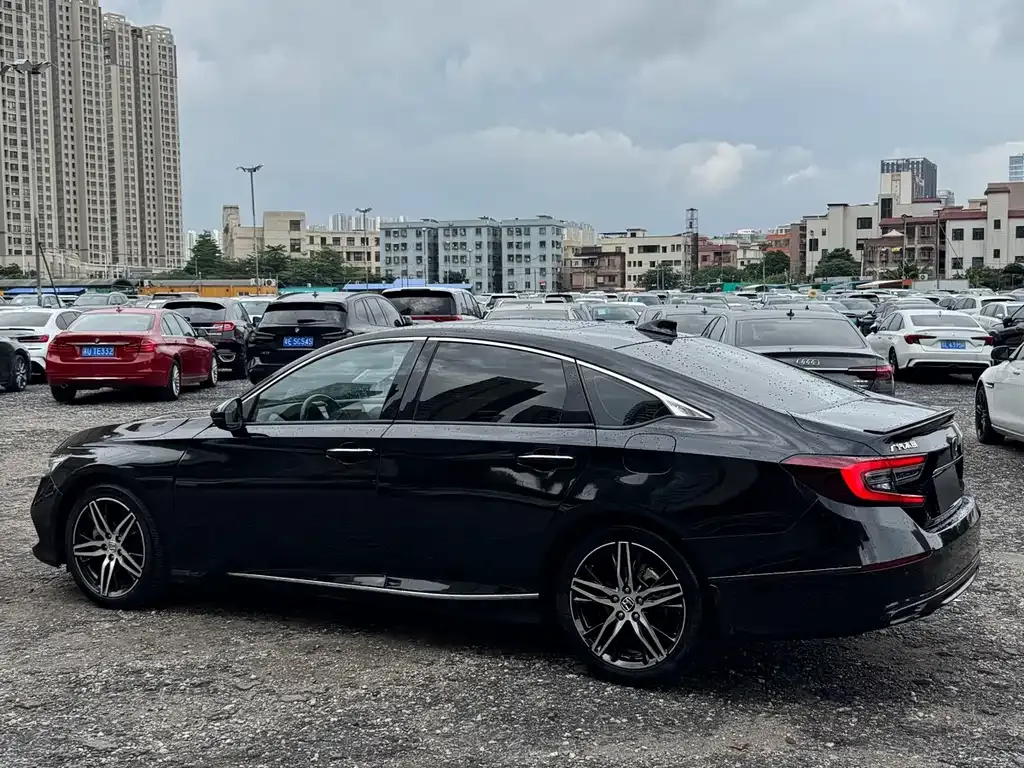 Honda Accord — фото 6