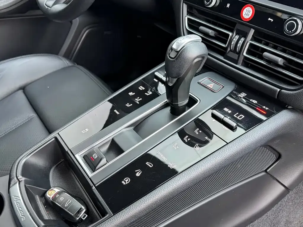 Porsche Macan 2023 из CN, фото 5
