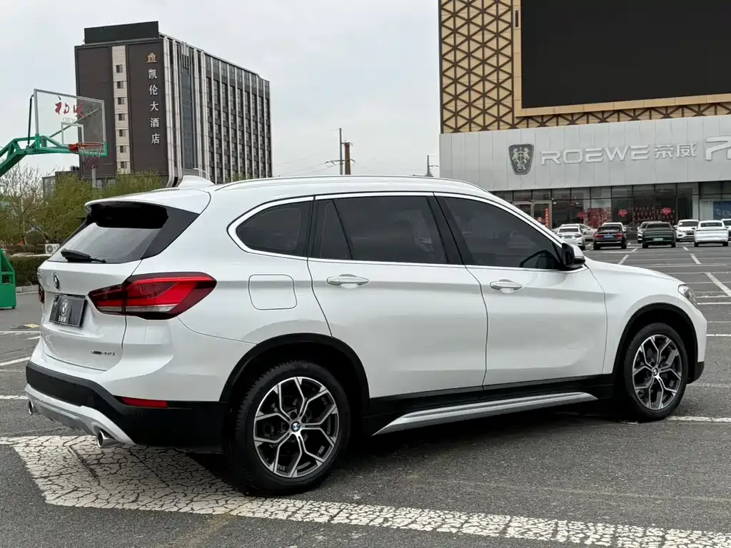 BMW X1 — фото 9