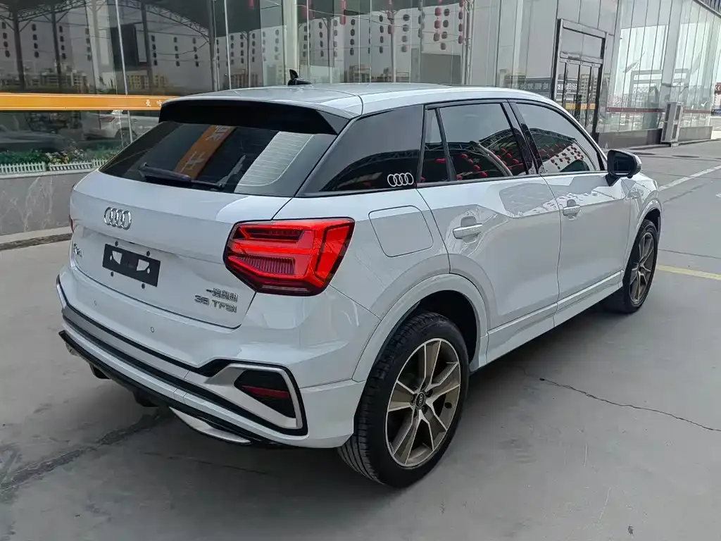 Audi Q2L 2023 из CN, фото 2