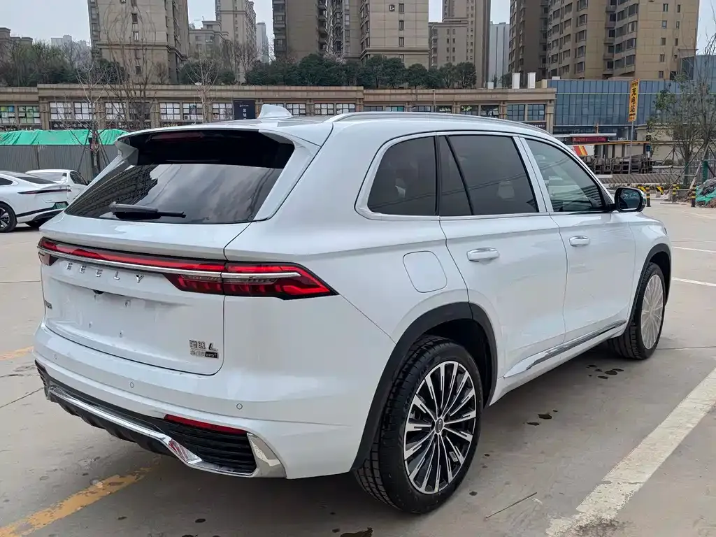 Geely Xingyue L — фото 8