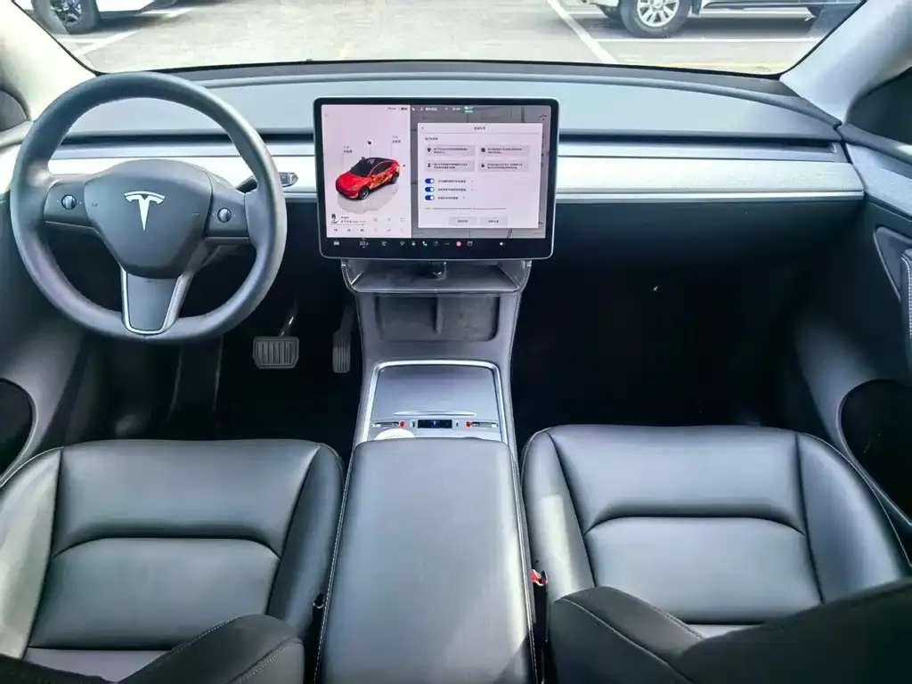 Tesla Model Y — фото 3