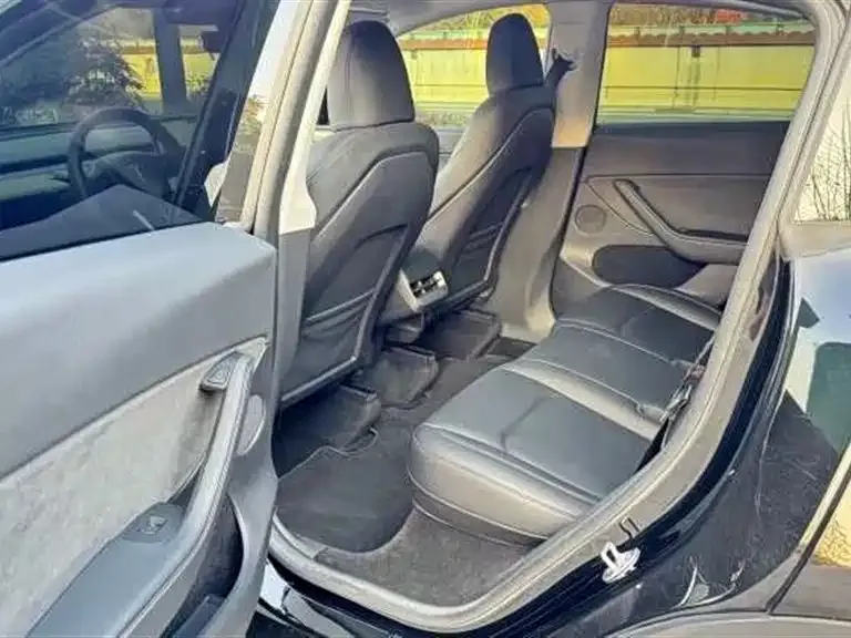 Tesla Model Y 2023 из CN, фото 2