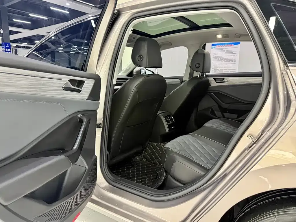 Volkswagen Sagitar 2023 из CN, фото 10
