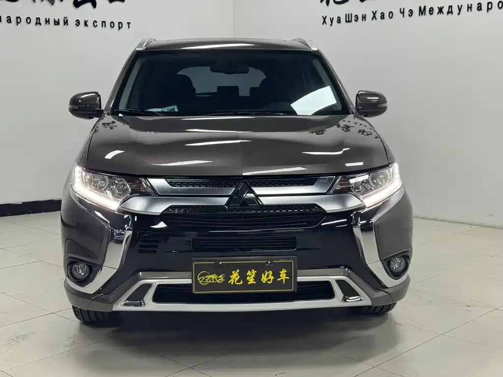 Mitsubishi Outlander — фото 2