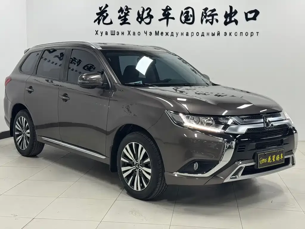 Mitsubishi Outlander — фото 7
