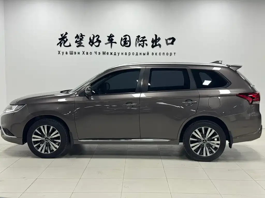 Mitsubishi Outlander — фото 3
