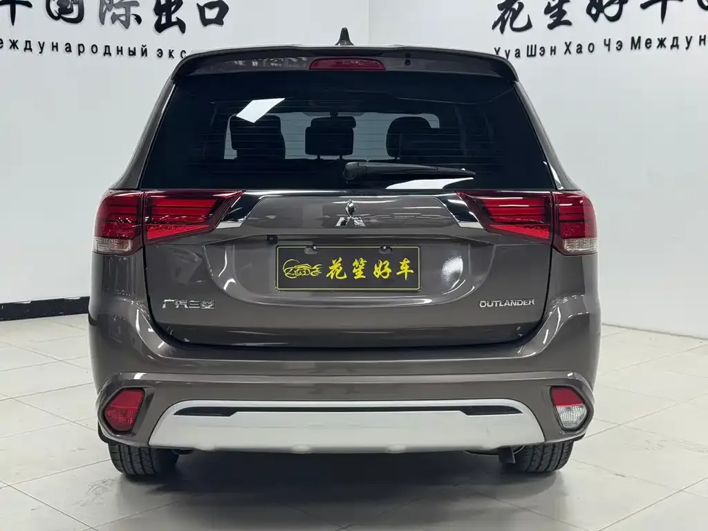 Mitsubishi Outlander — фото 6