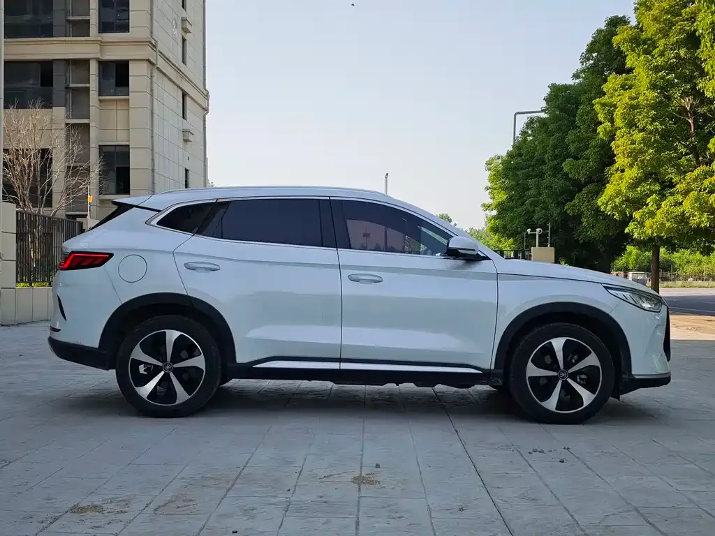 BYD PLUS New Energy — фото 10