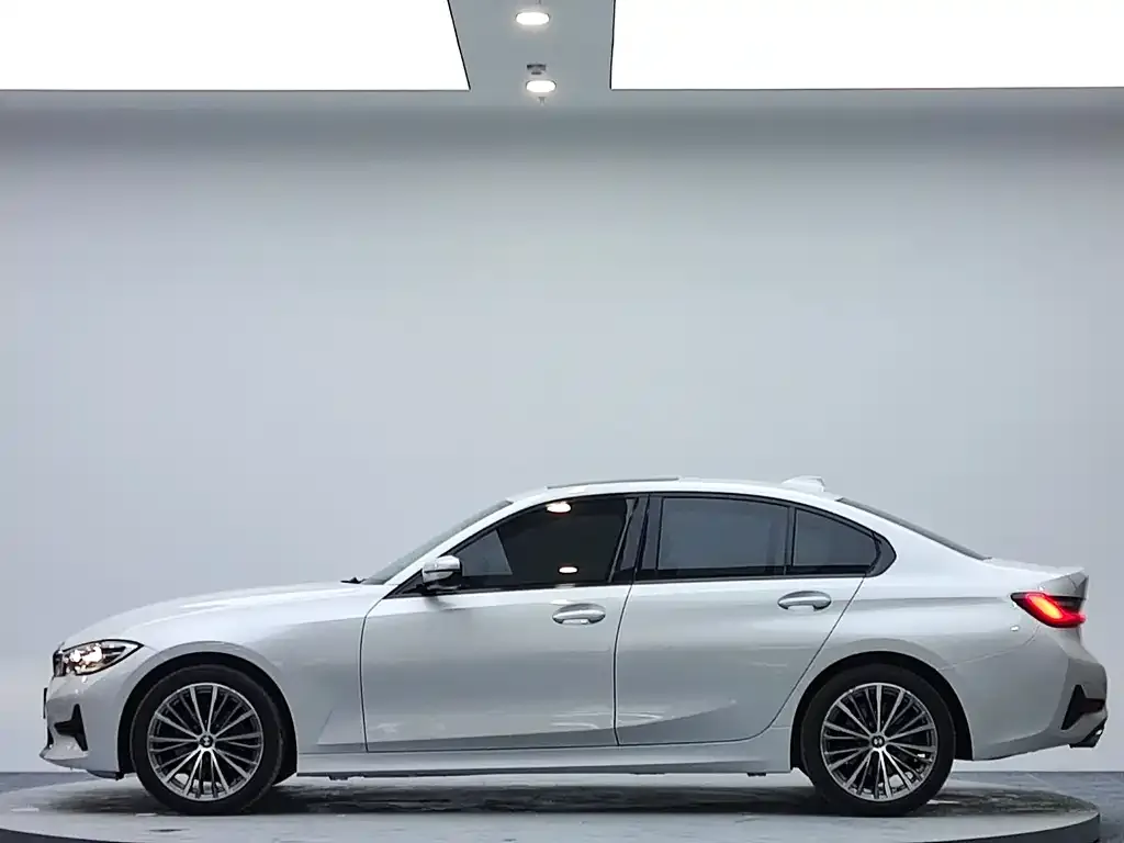 BMW 3 Series 2022 из CN, фото 8
