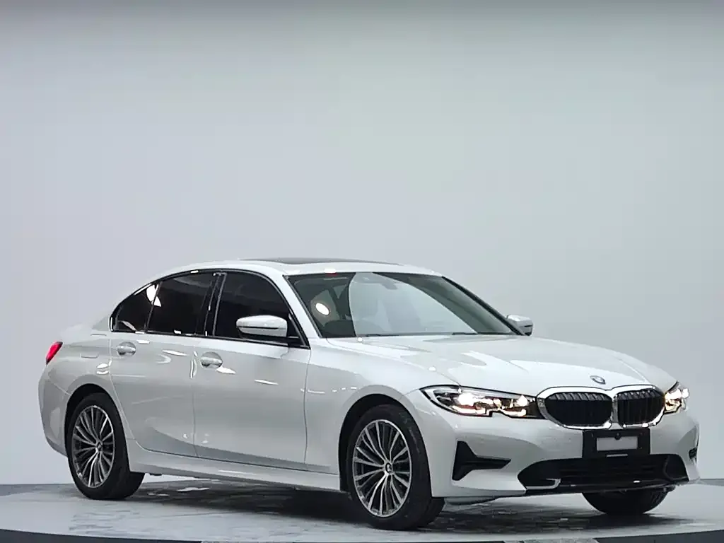 BMW 3 Series 2022 из CN, фото 2