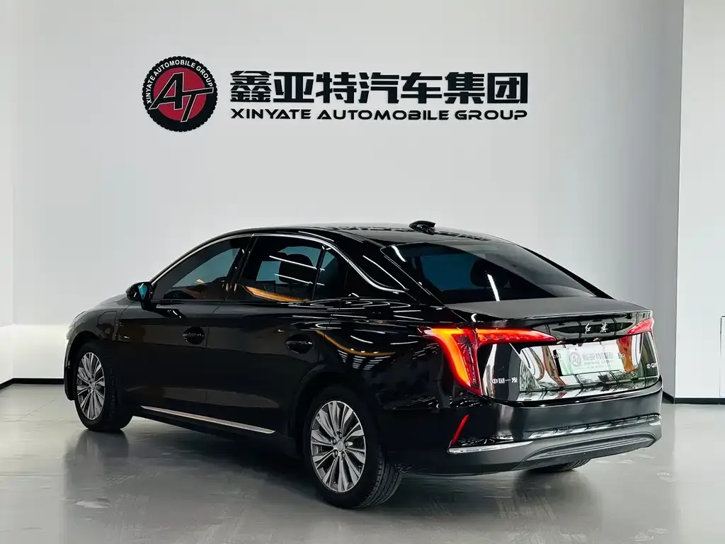 Hongqi E-QM5 — фото 2