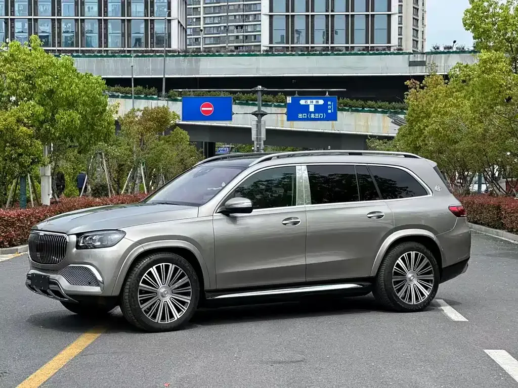 Mercedes-Benz GLS — фото 1