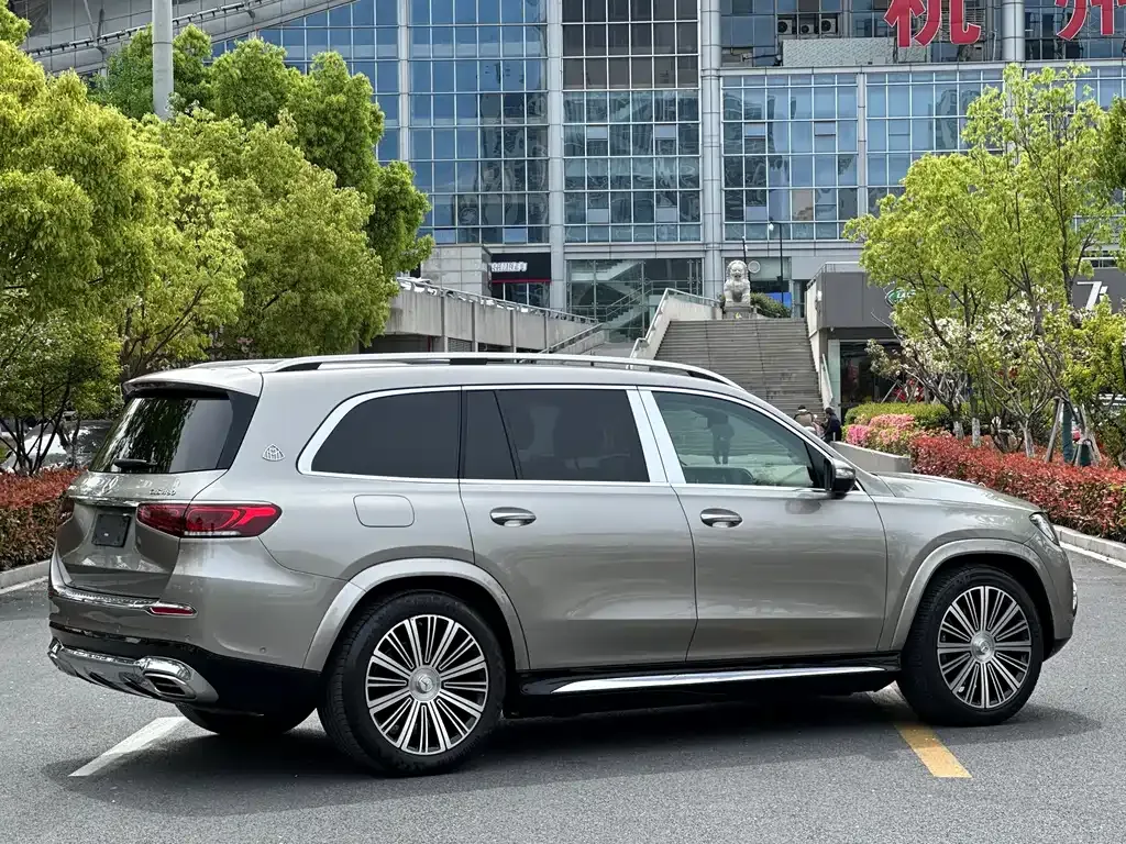 Mercedes-Benz GLS — фото 6