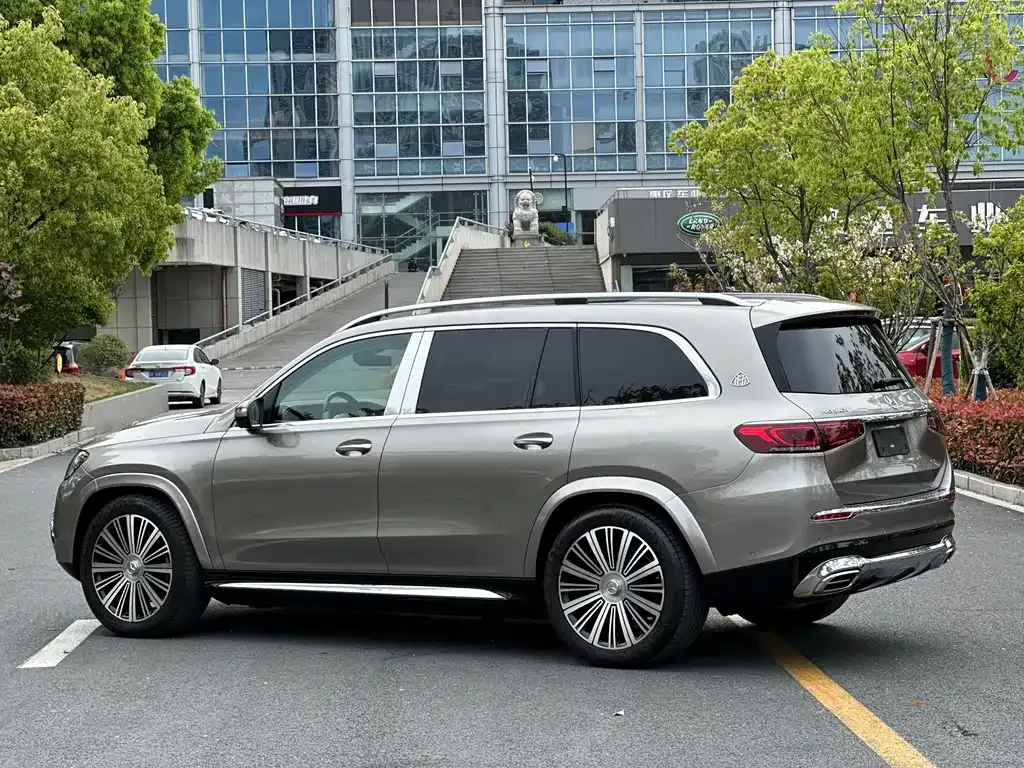 Mercedes-Benz GLS — фото 8