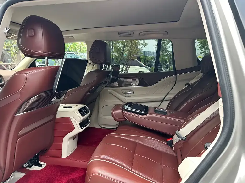 Mercedes-Benz GLS — фото 9