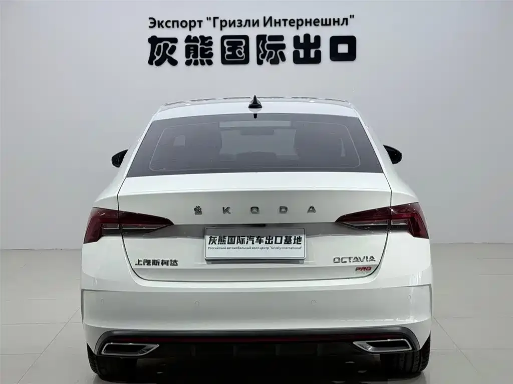Skoda Octavia — фото 2