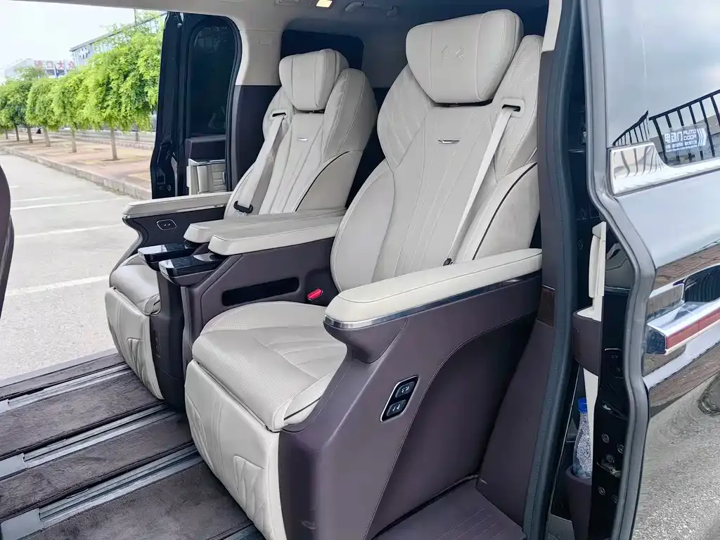 Hongqi HQ9 2023 из CN, фото 5