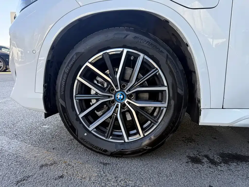 BMW iX1 2025 из CN, фото 3