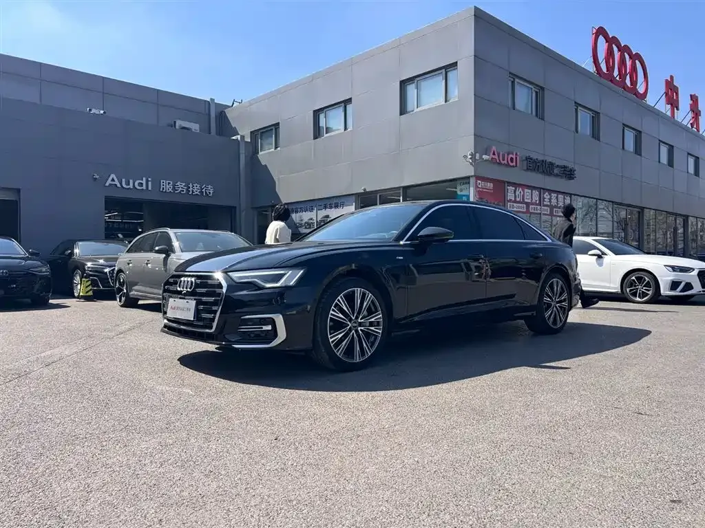 Audi A6L — фото 1