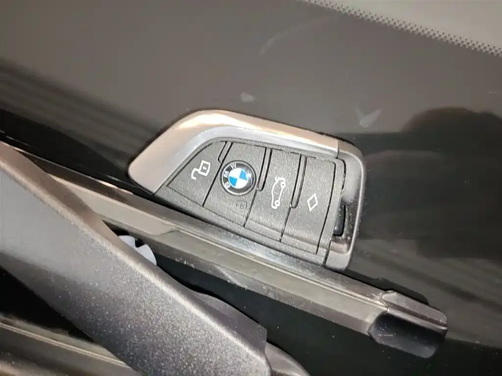BMW 3 Series 2024 из CN, фото 3