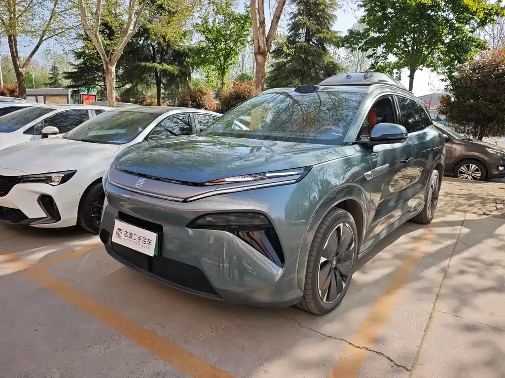 BYD Tang L
