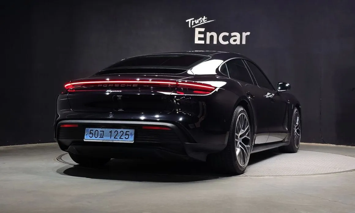 Porsche Taycan 2025 из KR, фото 3