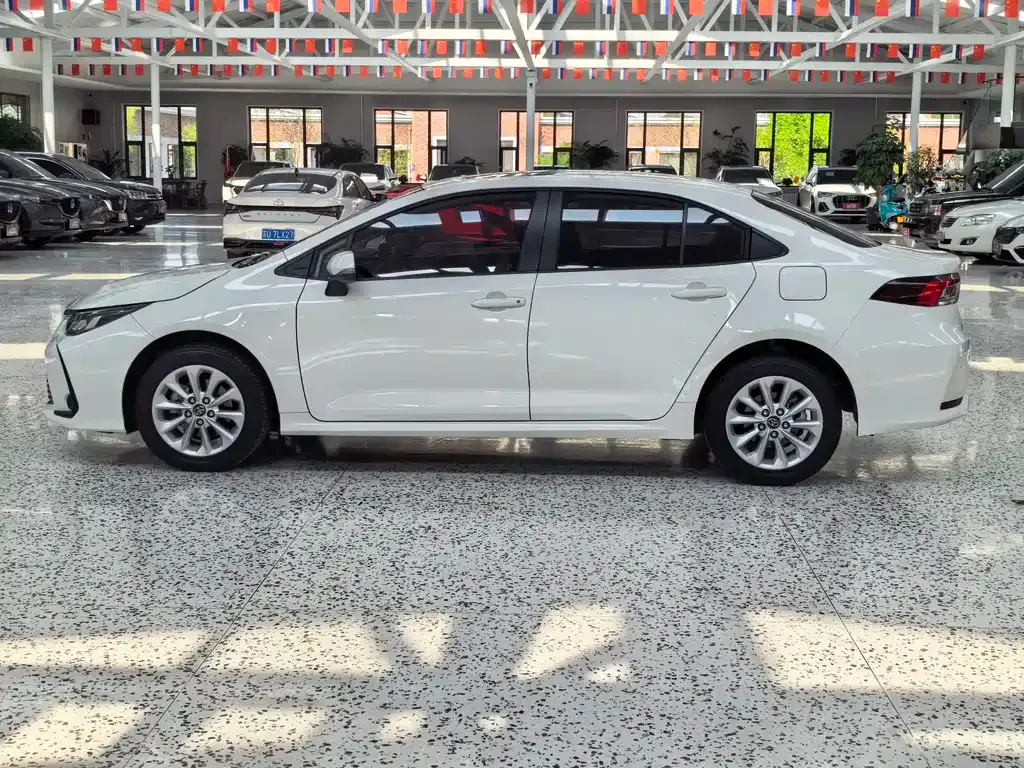 Toyota Corolla 2022 из CN, фото 7