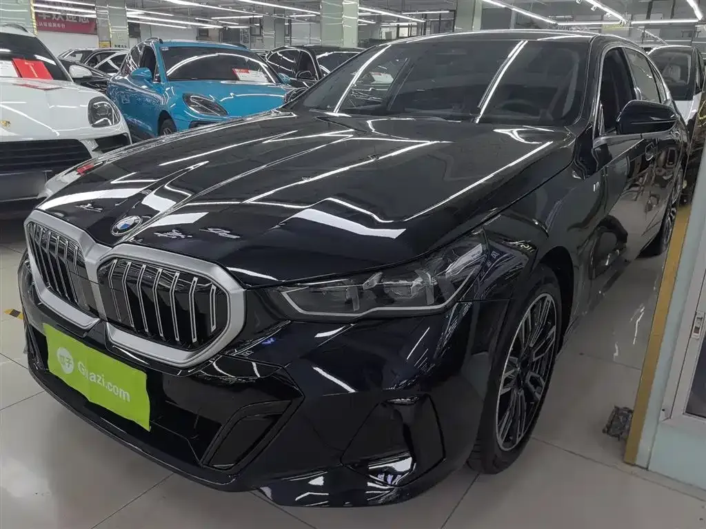 BMW 5 Series 2025 из CN, фото 5