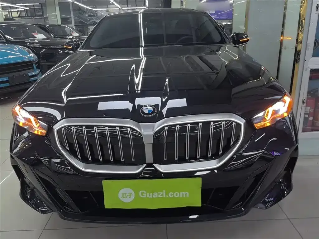BMW 5 Series 2025 из CN, фото 6