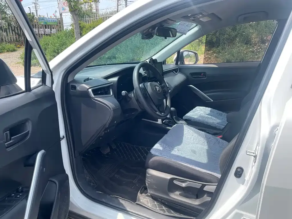 Toyota Corolla Cross — фото 2