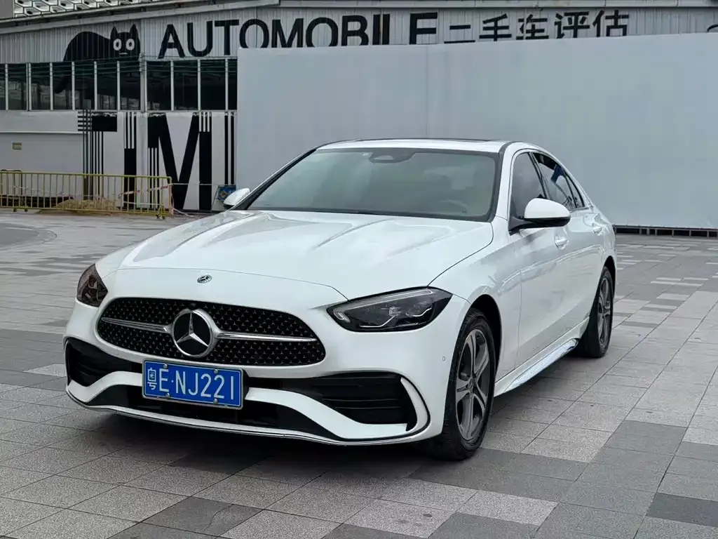 Mercedes-Benz C-Class — фото 1
