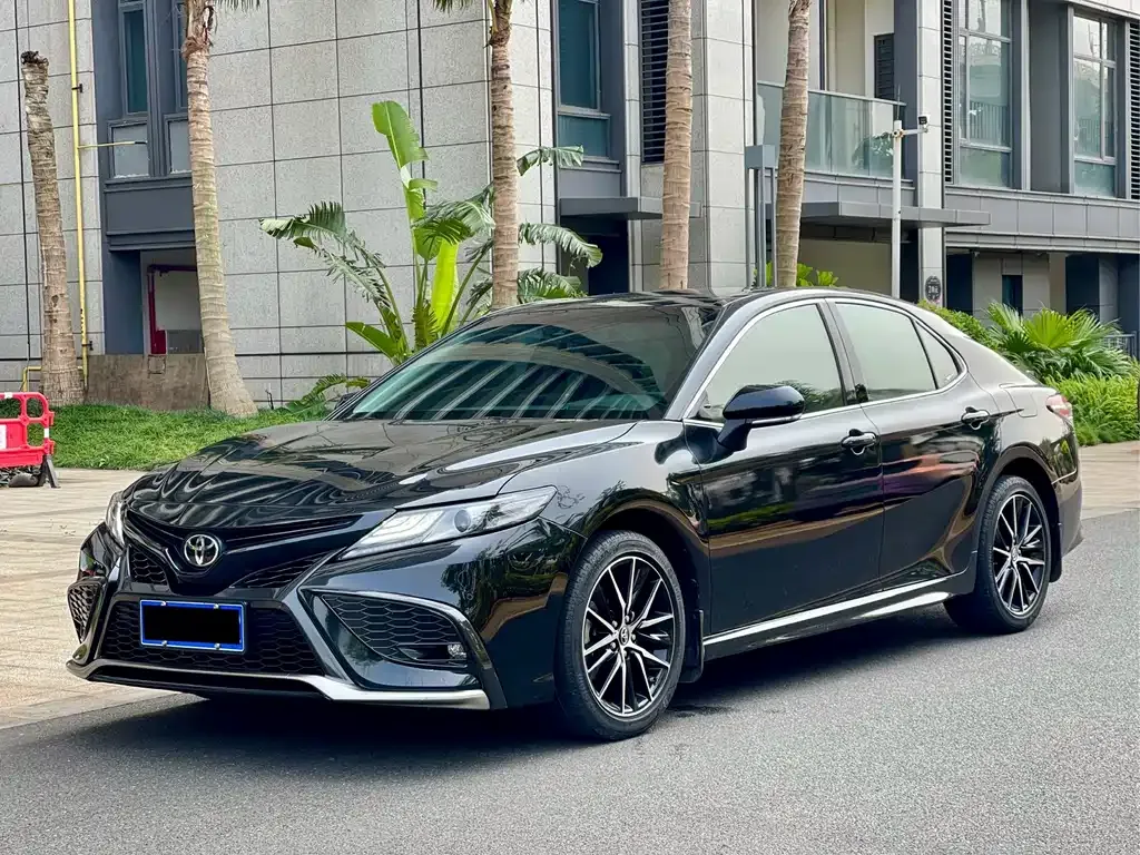 Toyota Camry 2024 из CN, фото 1