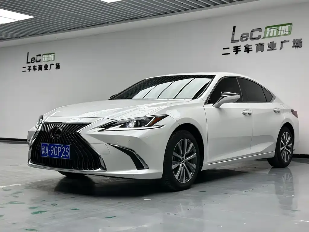 Lexus ES 2021 из CN, фото 1