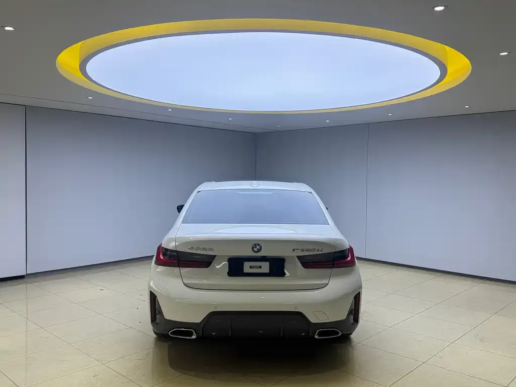 BMW 3 Series 2023 из CN, фото 10