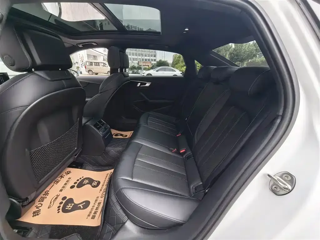 Audi A4L 2025 из CN, фото 2