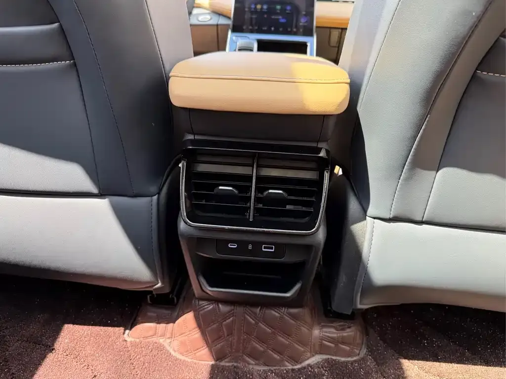 Geely Boyue L 2023 из CN, фото 10