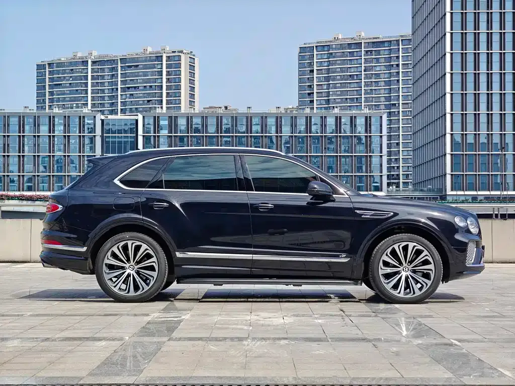 Bentley Bentayga 2022 из CN, фото 10