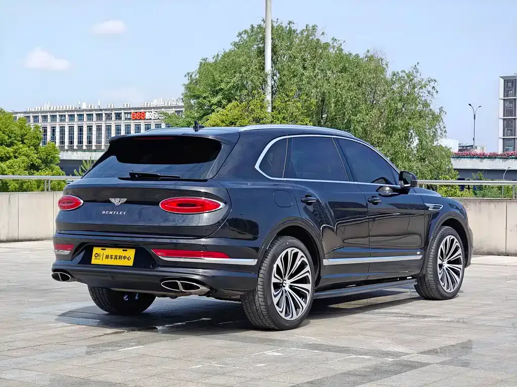 Bentley Bentayga 2022 из CN, фото 9